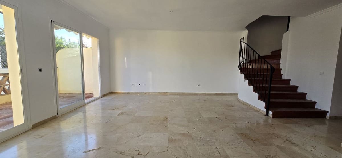 3 bedroom Penthouse for sale in Marbella with pool garage - € 795,000 (Ref: 9509454)