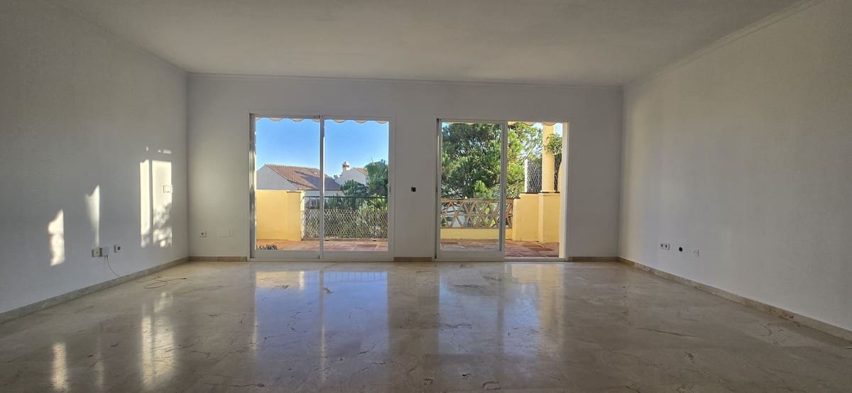 3 bedroom Penthouse for sale in Marbella with pool garage - € 795,000 (Ref: 9509454)