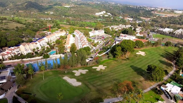 3 chambre Appartement à vendre à Nueva Andalucia, Marbella avec piscine garage - 655 000 € (Ref: 9509455)