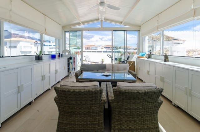 3 soveværelse Penthouse til salg i Puerto Banus, Marbella med swimmingpool garage - € 1.197.000 (Ref: 9509458)