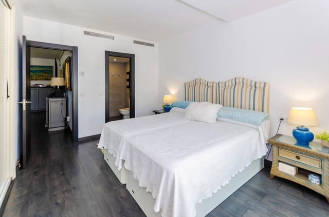 3 slaapkamer Penthouse te koop in Puerto Banus, Marbella met zwembad garage - € 1.197.000 (Ref: 9509458)