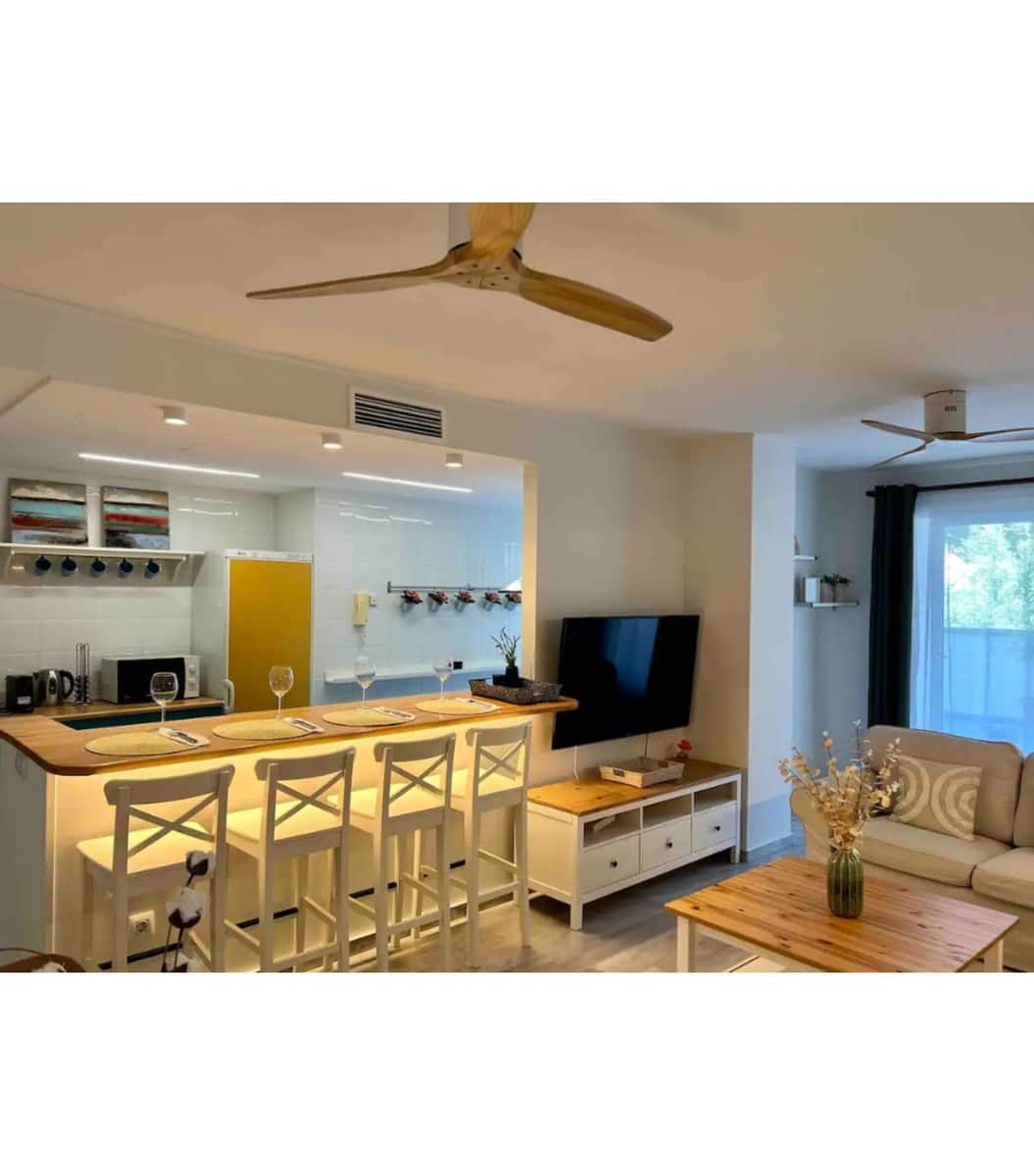 2 soverom Leilighet til salgs i Nueva Andalucia med svømmebasseng garasje - € 360 000 (Ref: 9509459)