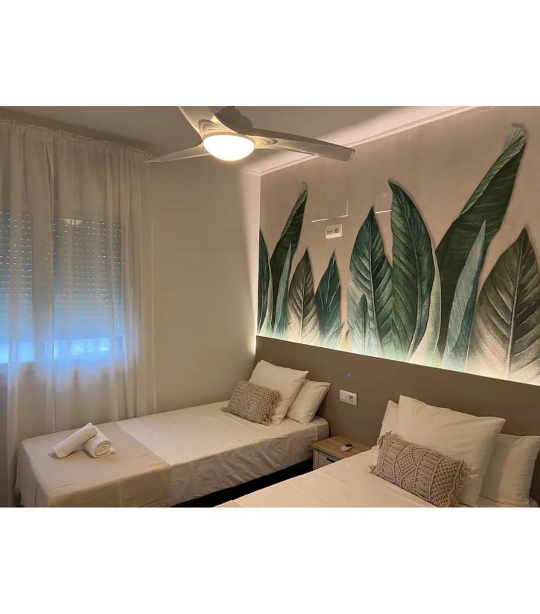 2 soverom Leilighet til salgs i Nueva Andalucia med svømmebasseng garasje - € 360 000 (Ref: 9509459)