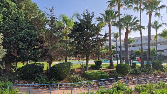 2 Zimmer Apartment zu verkaufen in Nueva Andalucia, Marbella mit Pool Garage - 390.000 € (Ref: 9509459)