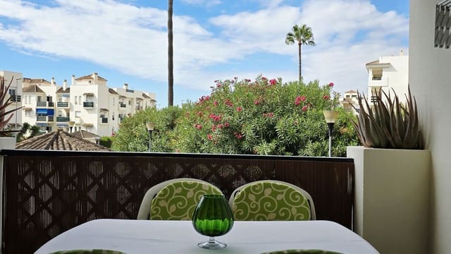 2 soverom Leilighet til salgs i Nueva Andalucia, Marbella med svømmebasseng garasje - € 375 000 (Ref: 9509463)