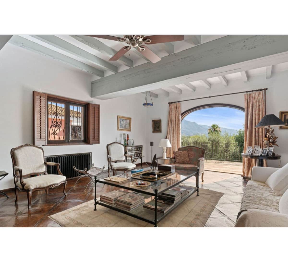 5 slaapkamer Villa te koop in Nueva Andalucia met zwembad garage - € 2.495.000 (Ref: 9509466)