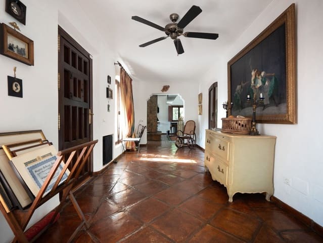 5 Zimmer Villa zu verkaufen in Nueva Andalucia, Marbella mit Pool Garage - 2.495.000 € (Ref: 9509466)