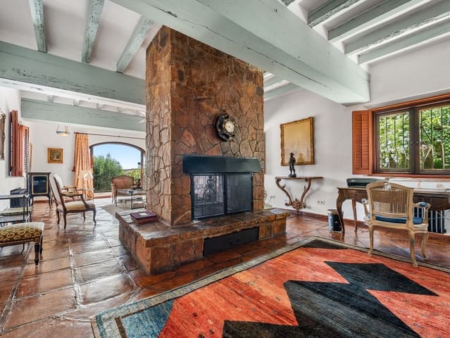 5 Zimmer Villa zu verkaufen in Nueva Andalucia, Marbella mit Pool Garage - 2.495.000 € (Ref: 9509466)