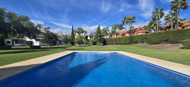 1 chambre Penthouse à vendre à Estepona avec piscine garage - 270 000 € (Ref: 9509467)