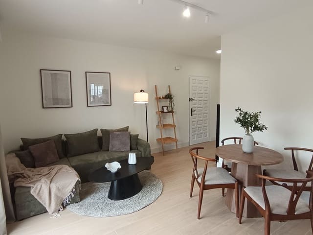 1 chambre Penthouse à vendre à Estepona avec piscine garage - 270 000 € (Ref: 9509467)