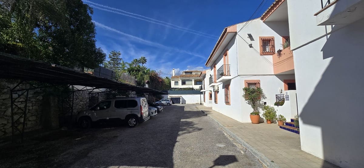 1 bedroom Penthouse for sale in New Golden Mile with pool garage - € 269,999 (Ref: 9509467)