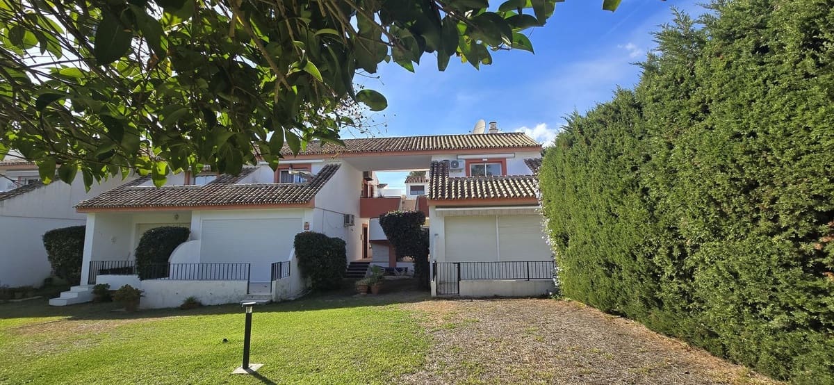 1 bedroom Penthouse for sale in New Golden Mile with pool garage - € 269,999 (Ref: 9509467)