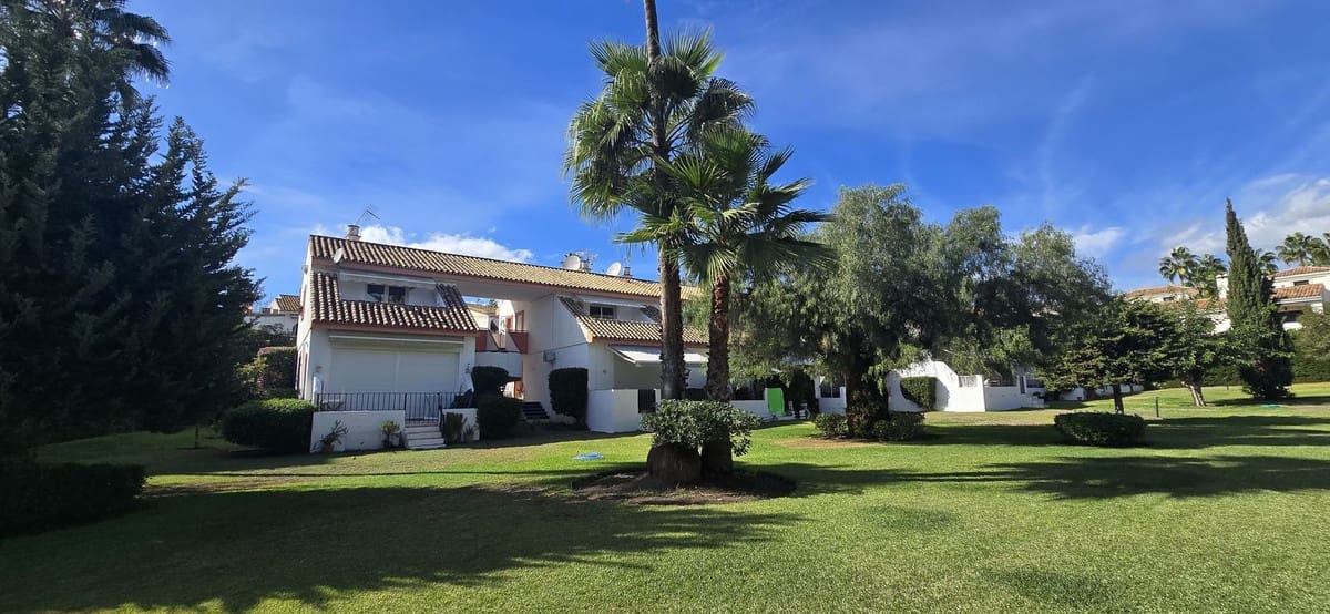 1 bedroom Penthouse for sale in New Golden Mile with pool garage - € 269,999 (Ref: 9509467)