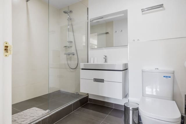 5 soveværelse Byhus til salg i Benahavís med swimmingpool - € 995.000 (Ref: 9509470)