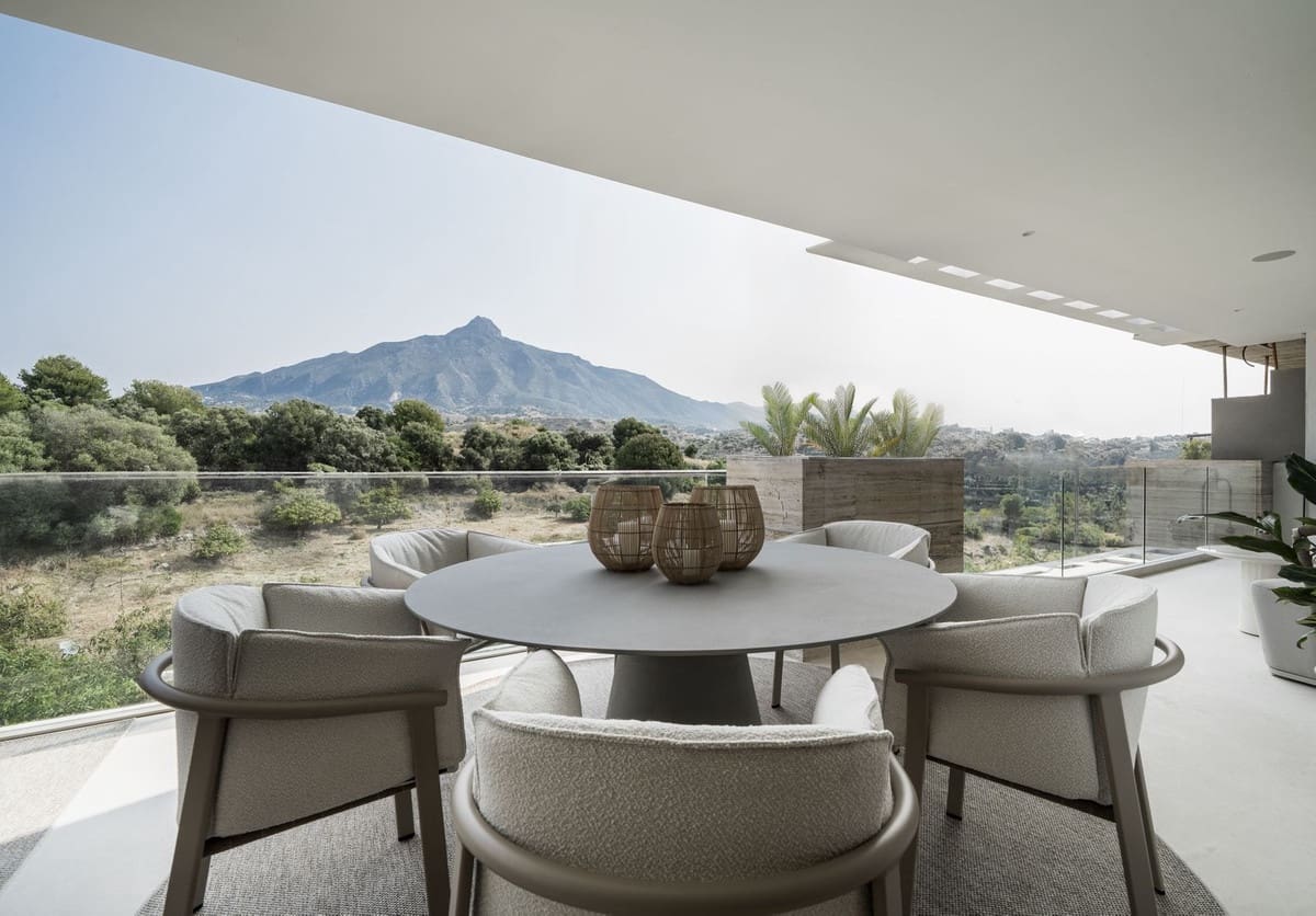 Apartamento de 2 habitaciones en Marbella en venta con piscina - 1.150.000 € (Ref: 9509471)