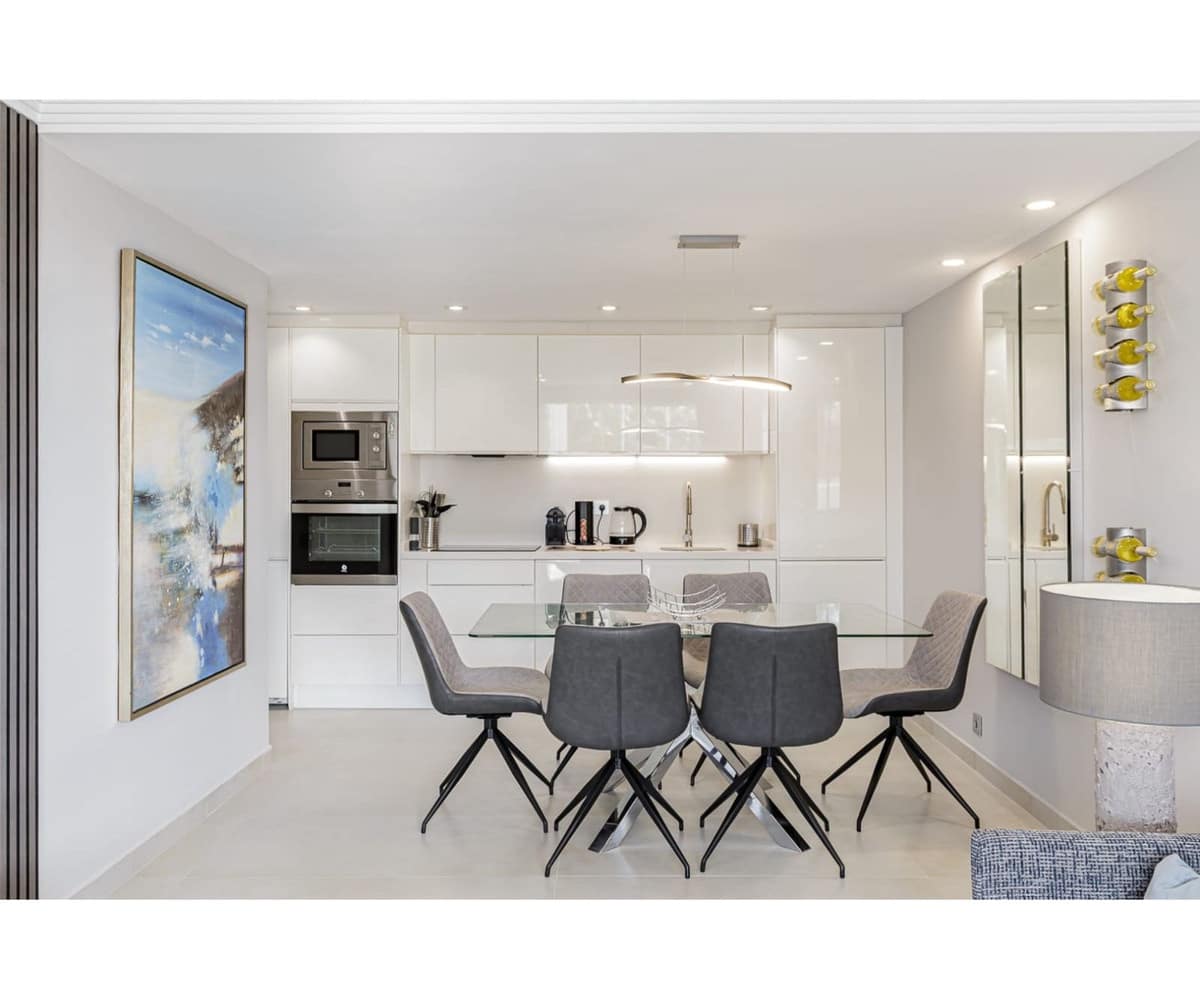 3 soverom Penthouse til salgs i Nueva Andalucia med svømmebasseng garasje - € 777 000 (Ref: 9509472)