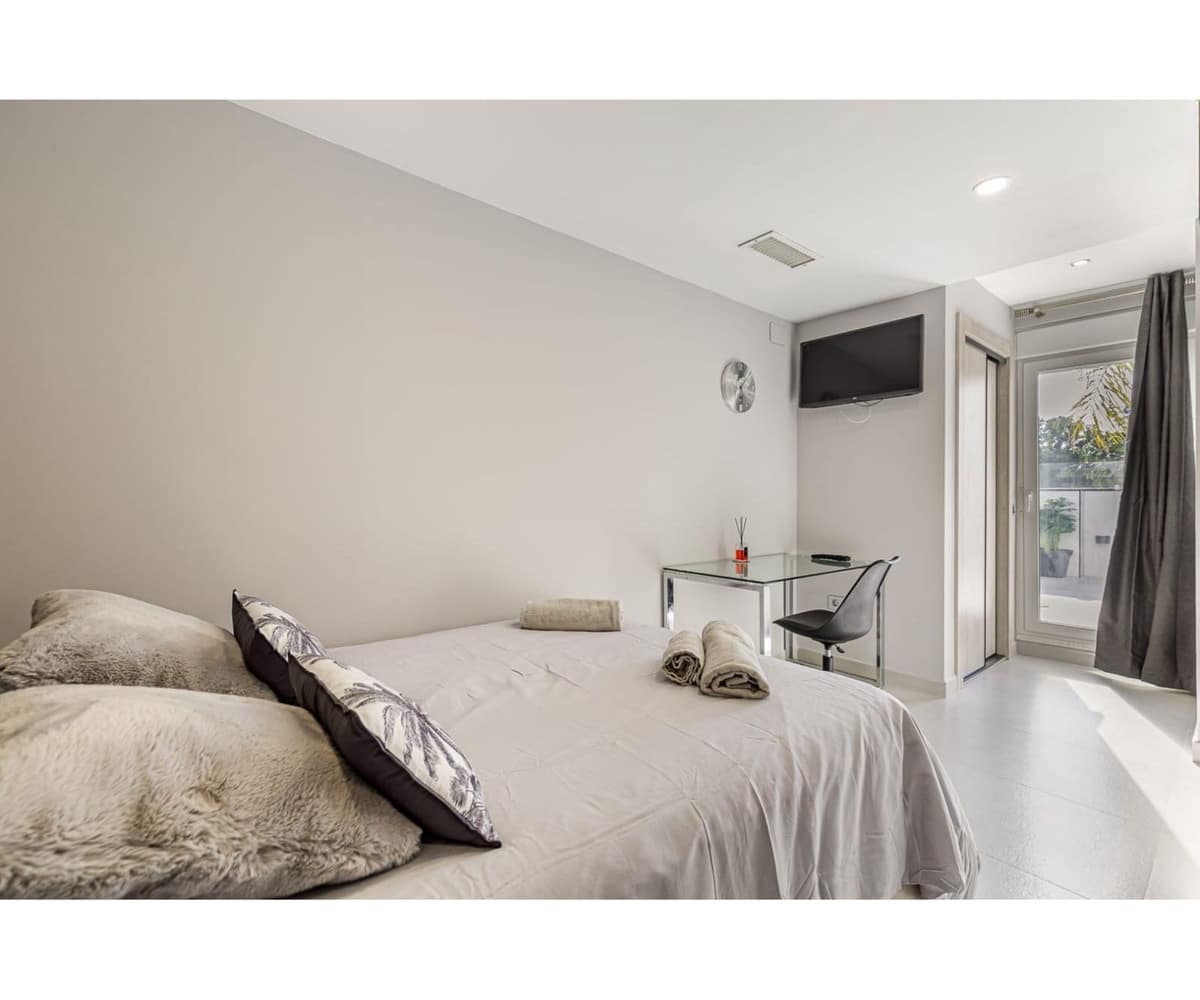 3 soverom Penthouse til salgs i Nueva Andalucia med svømmebasseng garasje - € 777 000 (Ref: 9509472)