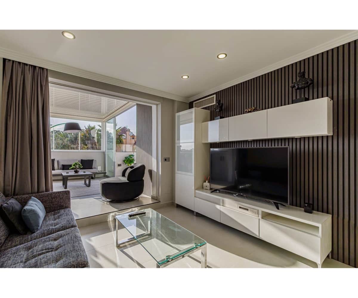 3 soverom Penthouse til salgs i Nueva Andalucia med svømmebasseng garasje - € 777 000 (Ref: 9509472)