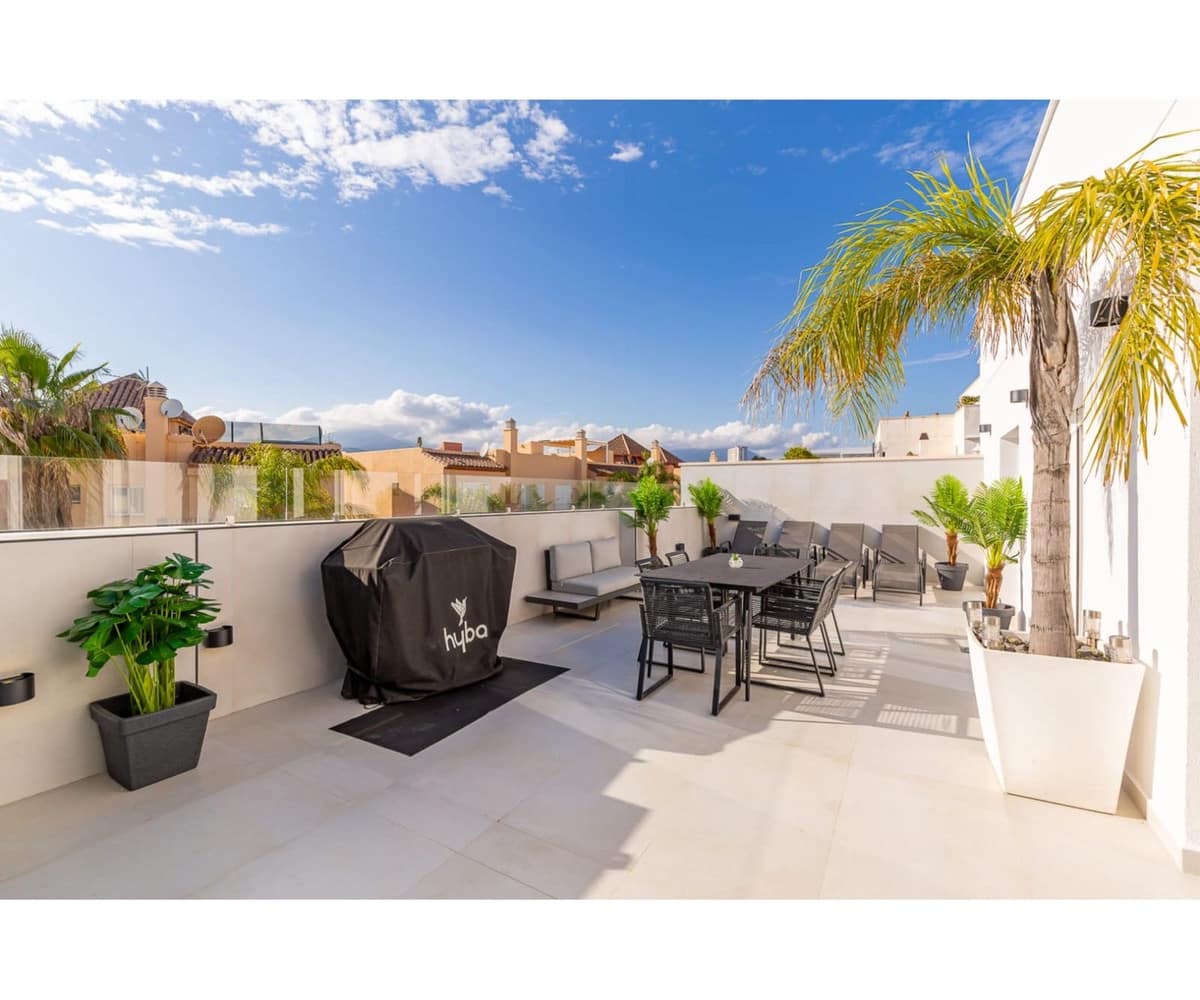 3 bedroom Penthouse for sale in Nueva Andalucia with pool garage - € 730,000 (Ref: 9509472)