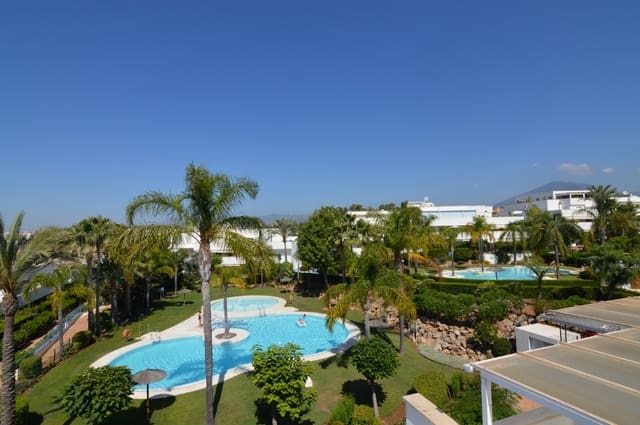 Ático de 3 habitaciones en Nueva Andalucia, Marbella en venta con piscina garaje - 730.000 € (Ref: 9509472)