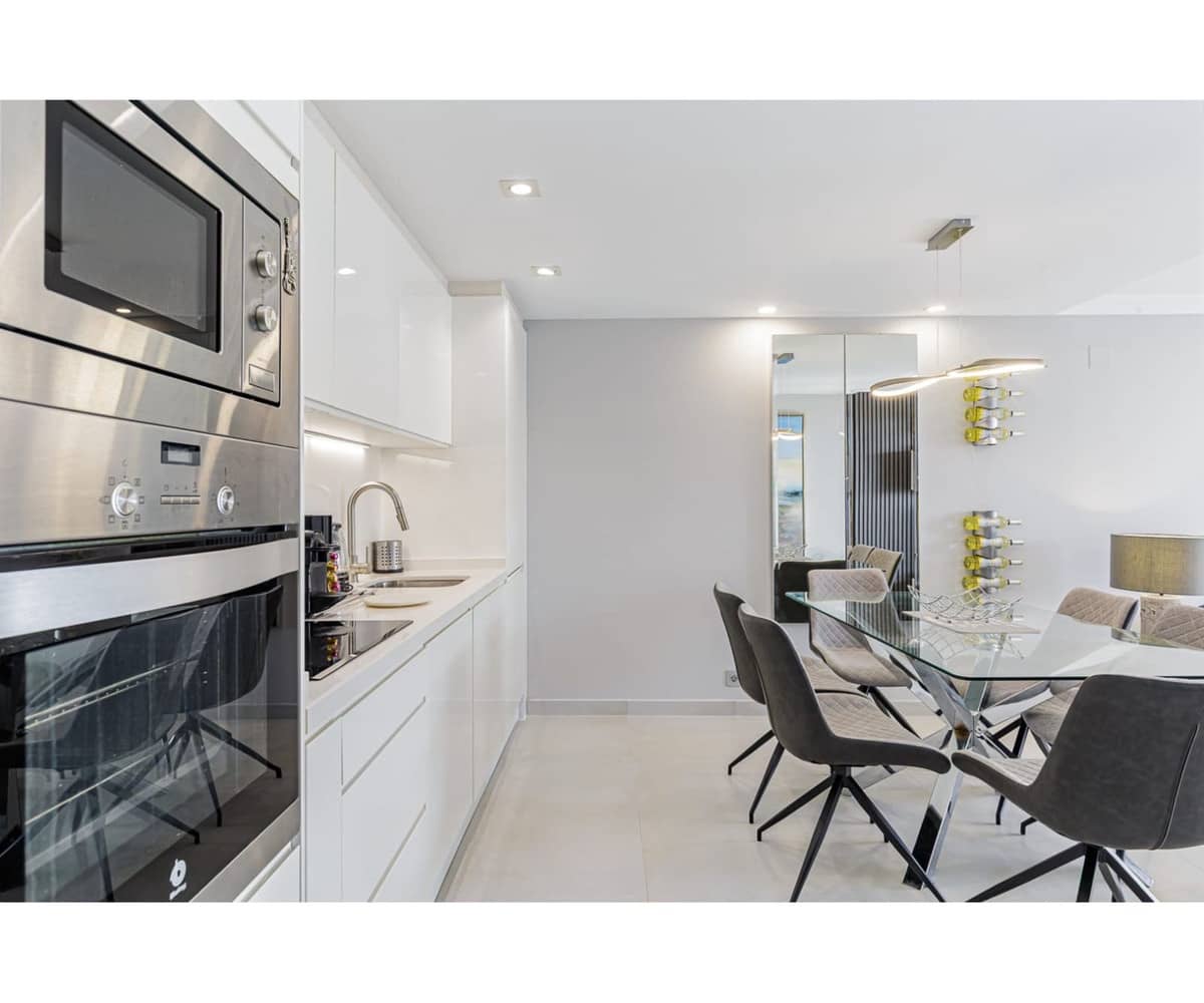 3 bedroom Penthouse for sale in Nueva Andalucia with pool garage - € 730,000 (Ref: 9509472)