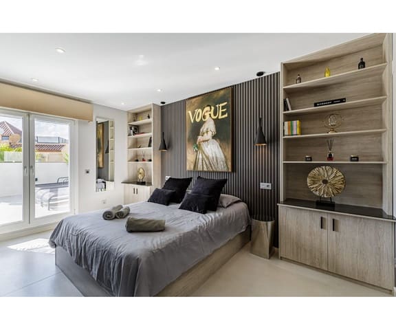 3 quarto Penthouse para venda em Nueva Andalucia, Marbella com piscina garagem - 730 000 € (Ref: 9509472)