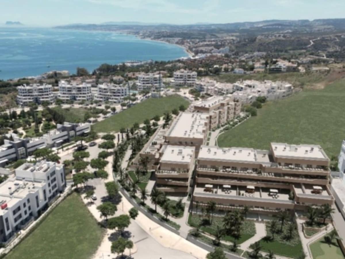 3 bedroom Apartment for sale in Estepona with pool garage - € 669,000 (Ref: 9509473)