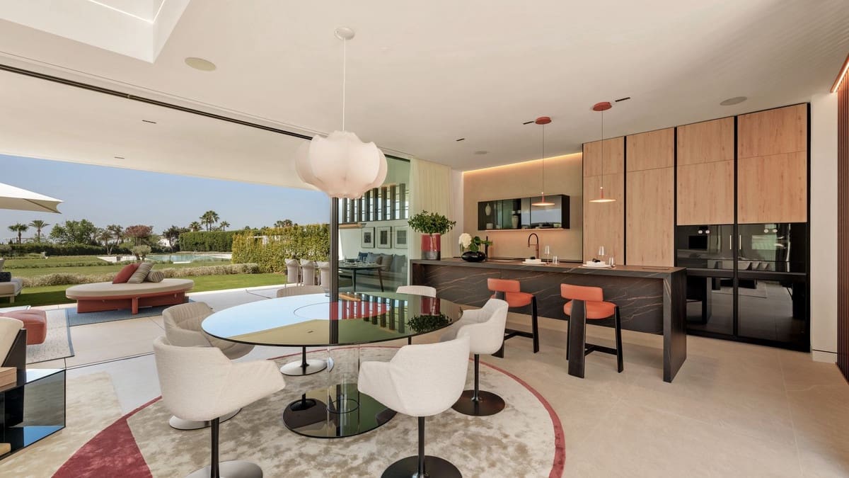 4 bedroom Semi-detached Villa for sale in Marbella with pool garage - € 7,500,000 (Ref: 9509477)