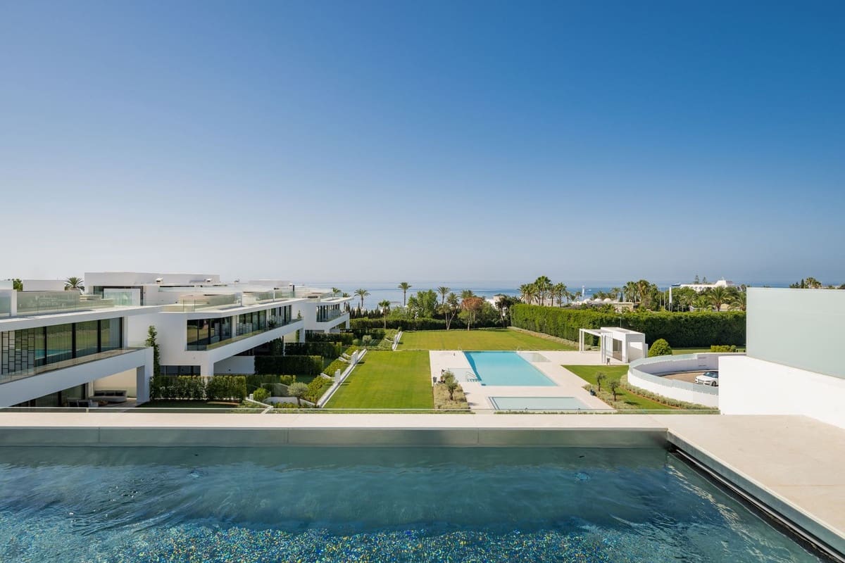 4 bedroom Semi-detached Villa for sale in Marbella with pool garage - € 7,500,000 (Ref: 9509477)