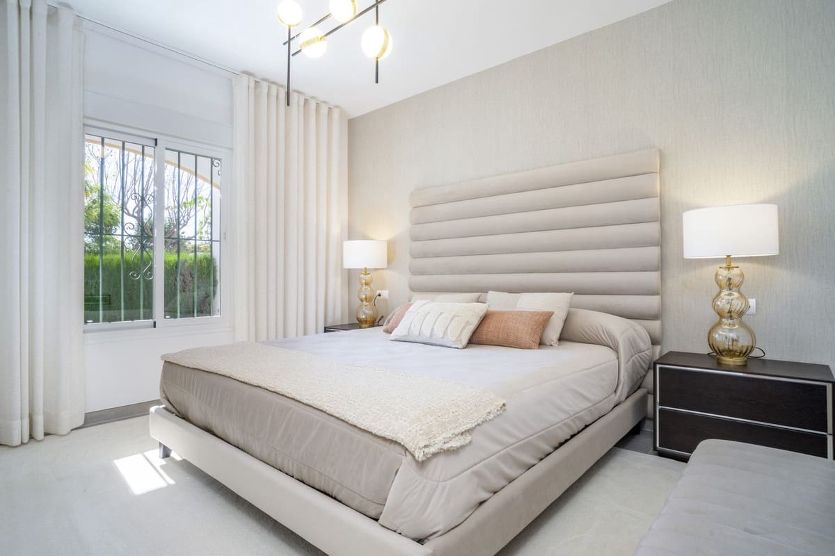 3 soveværelse Lejlighed til salg i Nueva Andalucia med swimmingpool - € 1.090.000 (Ref: 9509478)