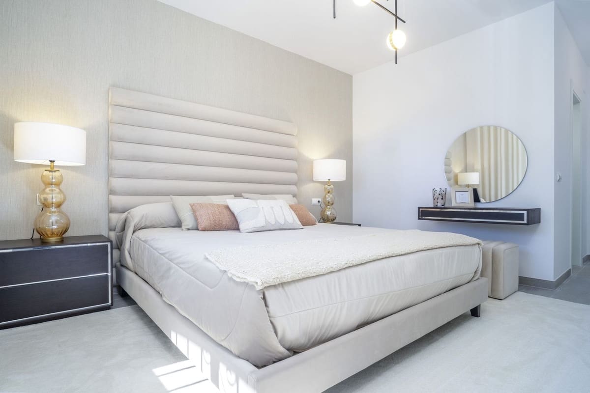 3 soveværelse Lejlighed til salg i Nueva Andalucia med swimmingpool - € 1.090.000 (Ref: 9509478)