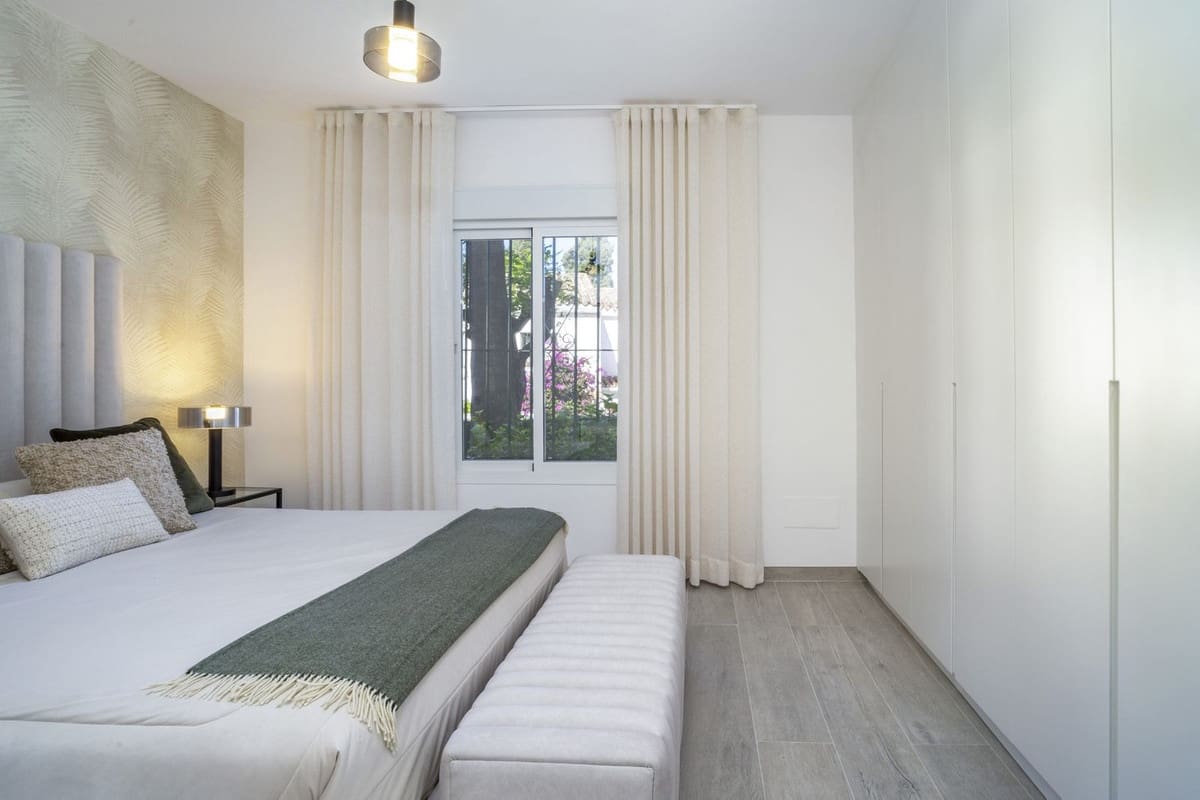 3 soveværelse Lejlighed til salg i Nueva Andalucia med swimmingpool - € 1.090.000 (Ref: 9509478)