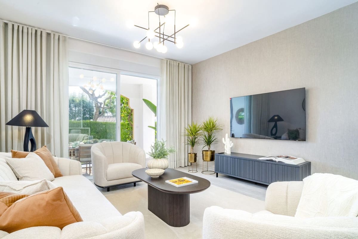 3 soveværelse Lejlighed til salg i Nueva Andalucia med swimmingpool - € 1.090.000 (Ref: 9509478)