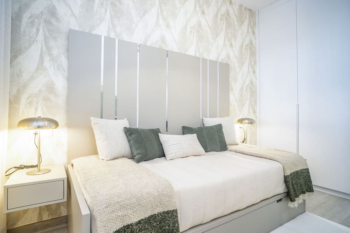 3 quarto Apartamento para venda em Nueva Andalucia com piscina - 1 090 000 € (Ref: 9509478)