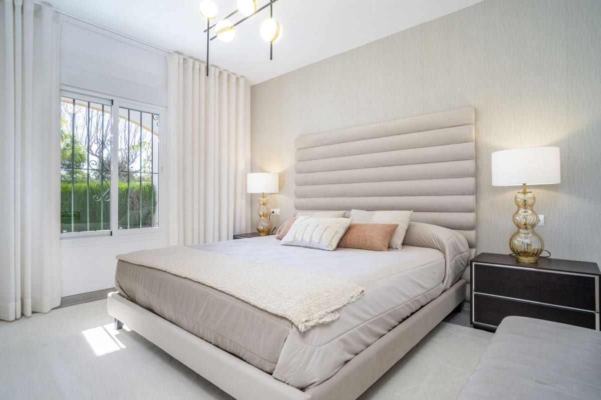 3 quarto Apartamento para venda em Nueva Andalucia com piscina - 1 090 000 € (Ref: 9509478)