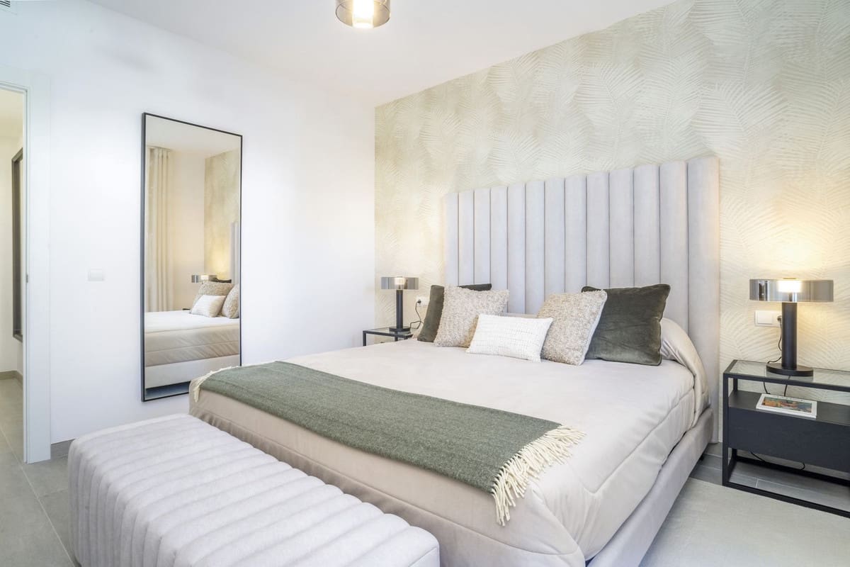 3 quarto Apartamento para venda em Nueva Andalucia com piscina - 1 090 000 € (Ref: 9509478)