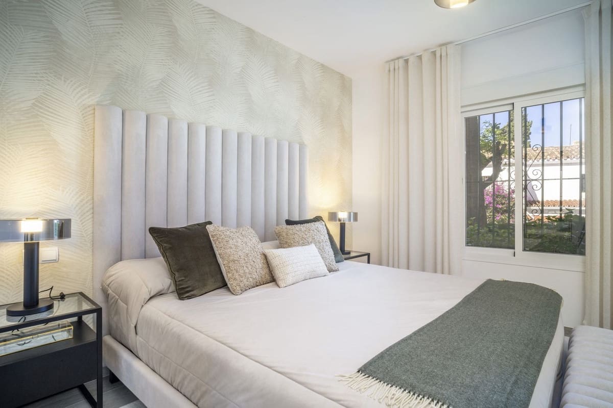 3 quarto Apartamento para venda em Nueva Andalucia com piscina - 1 090 000 € (Ref: 9509478)