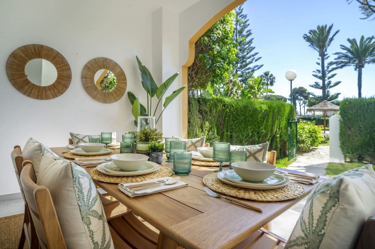 3 quarto Apartamento para venda em Nueva Andalucia com piscina - 1 090 000 € (Ref: 9509478)