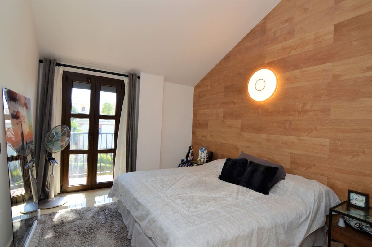 Chalet de 4 habitaciones en Estepona en venta con piscina garaje - 980.000 € (Ref: 9509479)