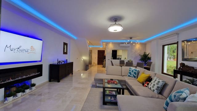 4 quarto Moradia para venda em Estepona com piscina garagem - 980 000 € (Ref: 9509479)