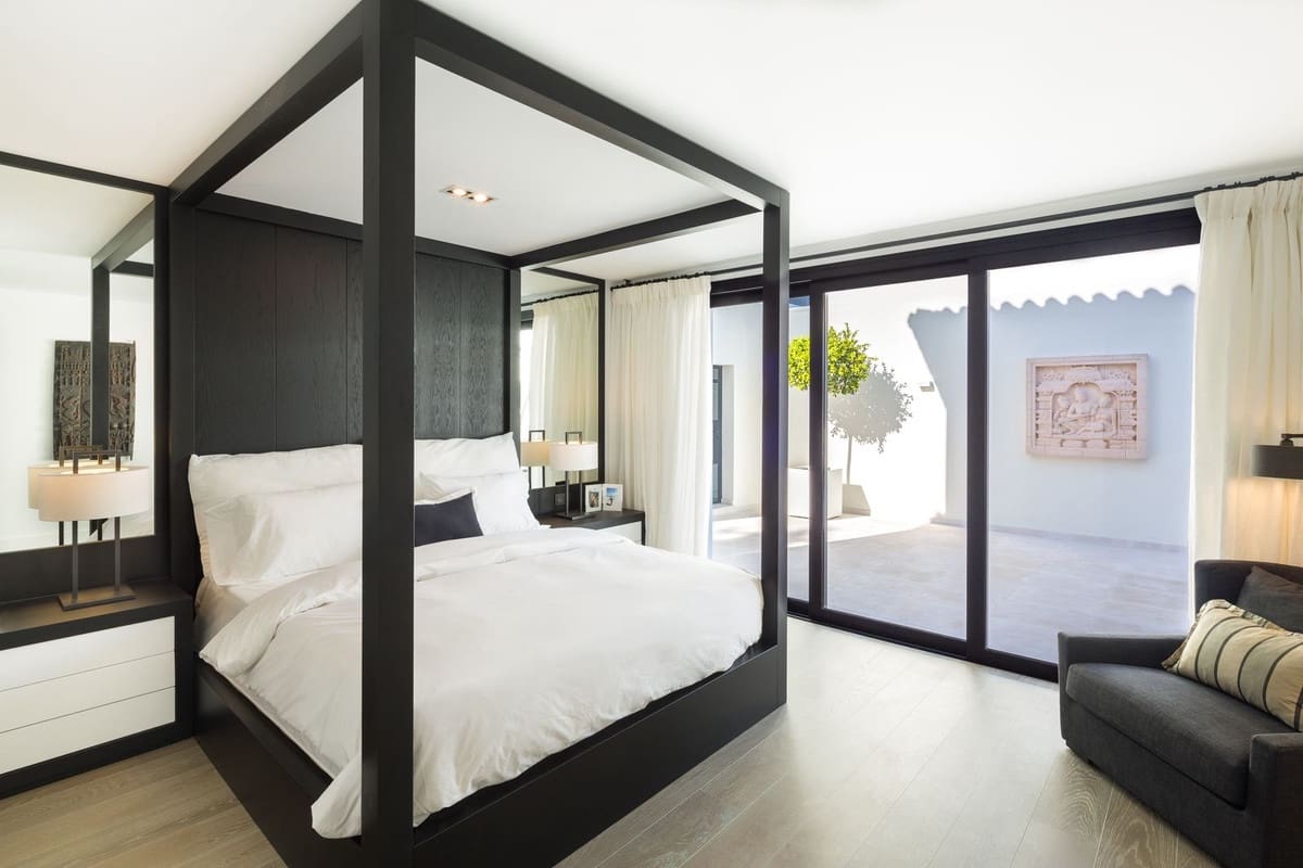 5 Zimmer Villa zu verkaufen in Nueva Andalucia mit Pool Garage - 4.495.000 € (Ref: 9509480)