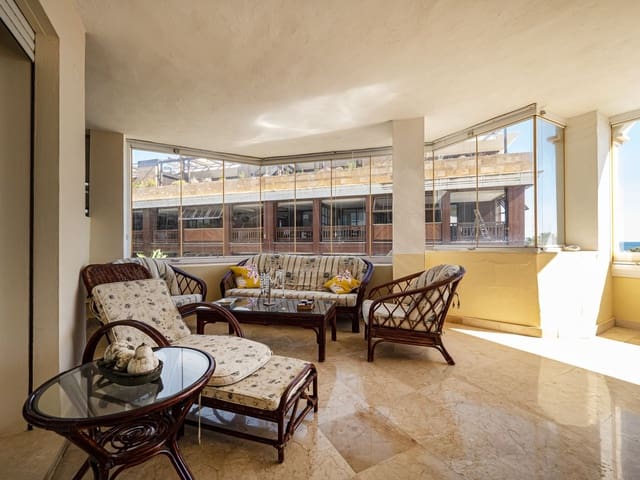 2 quarto Apartamento para venda em Puerto Banus, Marbella com piscina garagem - 1 575 000 € (Ref: 9509481)