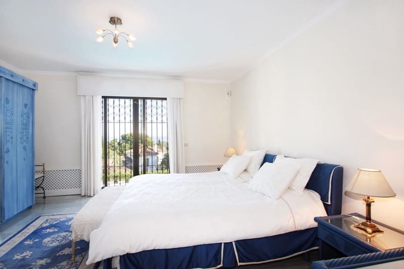 6 soveværelse Villa til salg i Estepona med swimmingpool garage - € 2.750.000 (Ref: 9509482)