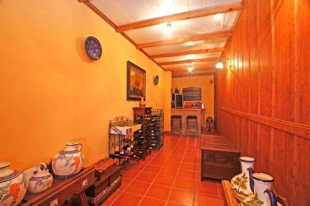 6 sypialnia Willa na sprzedaż w Estepona z basenem garażem - 2 750 000 € (Ref: 9509482)