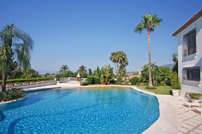 6 bedroom Villa for sale in Estepona with pool garage - € 2,750,000 (Ref: 9509482)