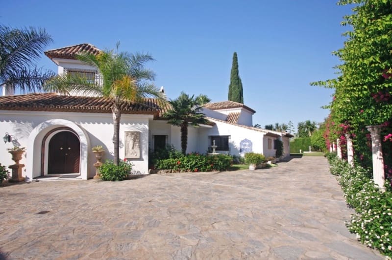 6 bedroom Villa for sale in Estepona with pool garage - € 2,750,000 (Ref: 9509482)