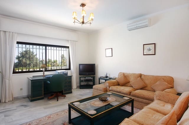 6 sypialnia Willa na sprzedaż w Estepona z basenem garażem - 2 750 000 € (Ref: 9509482)