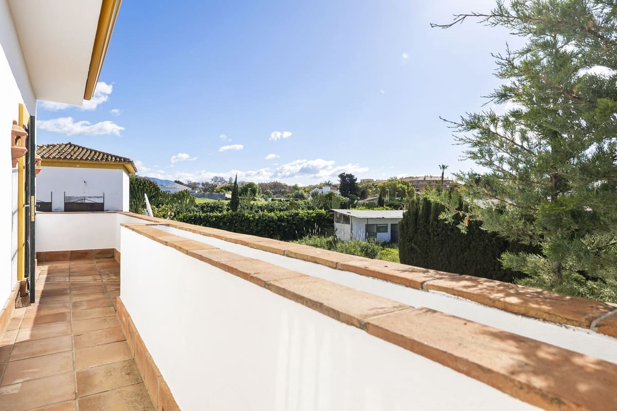 4 quarto Casa em Banda para venda em San Pedro de Alcantara com piscina garagem - 949 000 € (Ref: 9509487)