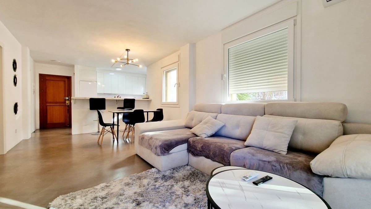 2 bedroom Apartment for sale in Nueva Andalucia with pool garage - € 525,000 (Ref: 9509494)