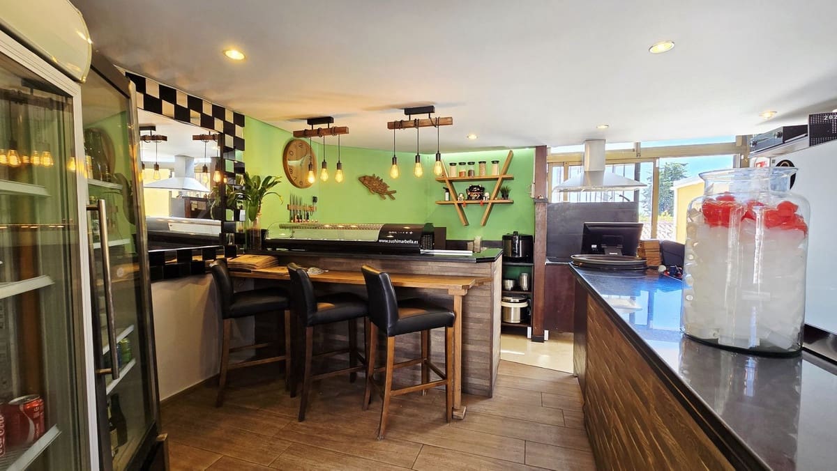 Restaurant/bar te huur in Nueva Andalucia - € 2.200 (Ref: 9509496)